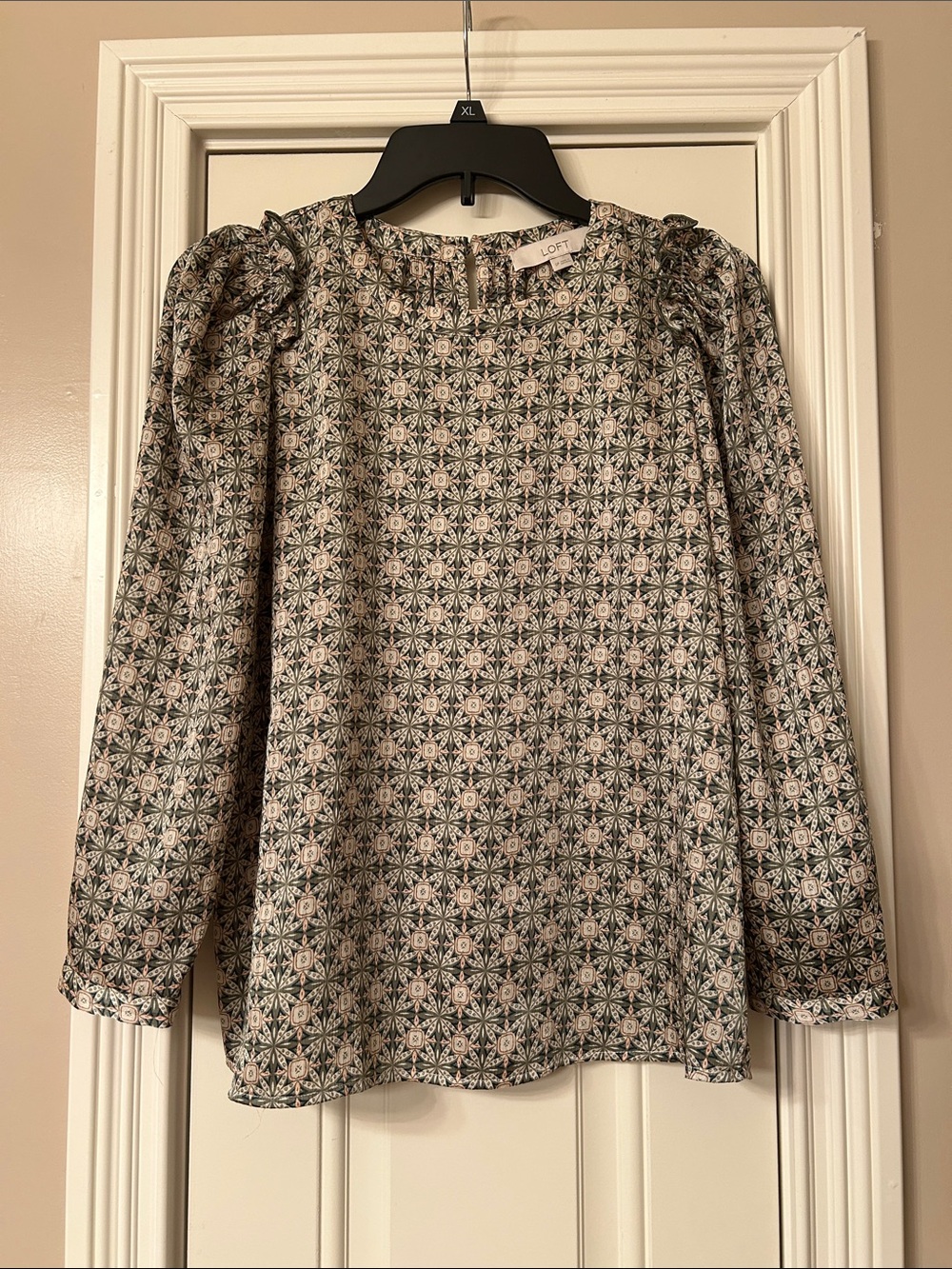 LOFT Floral Puff Sleeve Sage Print Ruffle Blouse Sz S